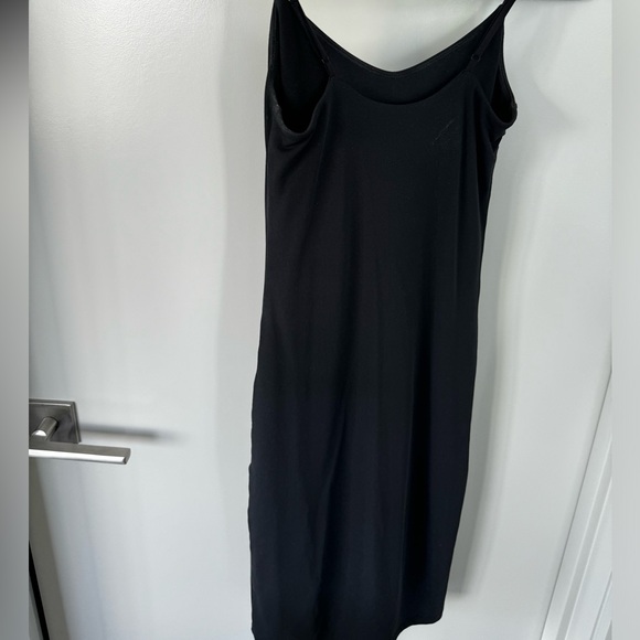 Aritzia Contour V-Neck Midi Dress - Picture 2 of 2
